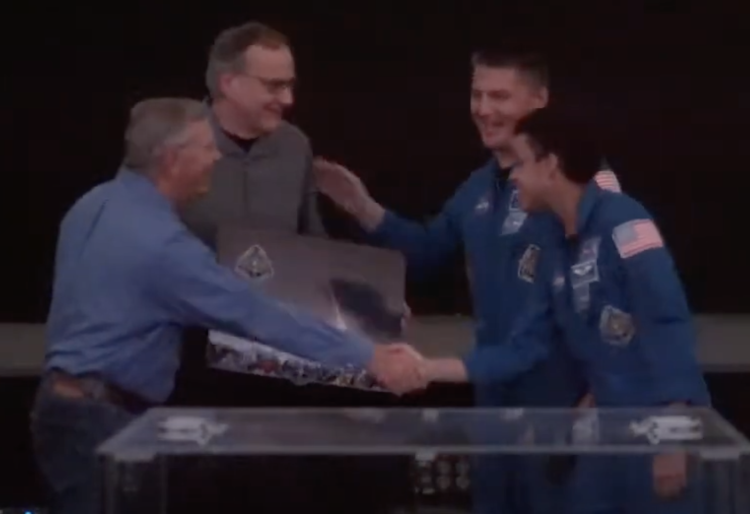 Life on the International Space Station presentation at Fiske on April 10, 2023. NASA Astronauts Dr. Watkins and Dr. Lindgren presenting the 麻豆影院 their mission montage and Crew 4 patch that flew during their mission on Dragon.
